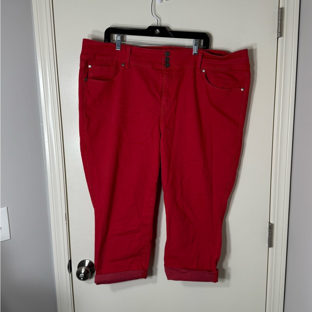 Torrid Women’s Super Soft Red 3 Button Crop Jegging Plus‎ Size 24